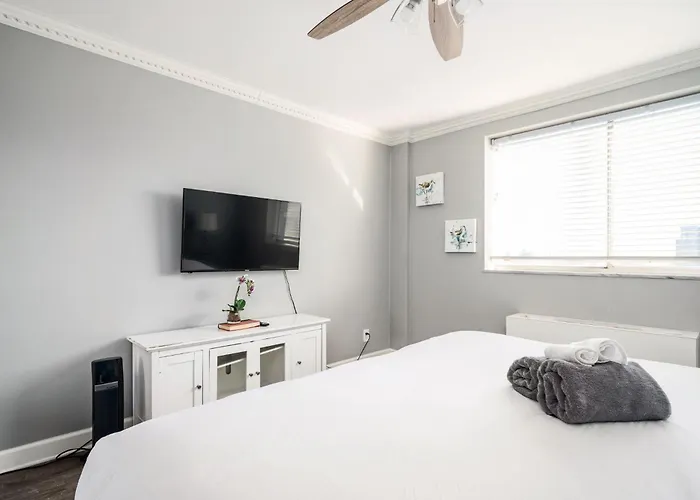 Downtown! City View Location Onsite Parking Lm1207
